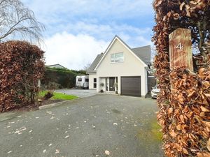 Photo 19- click for photo gallery